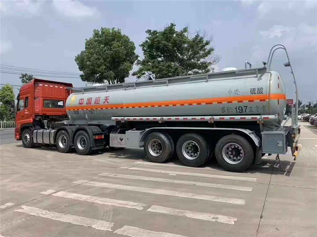 7方硫酸槽罐车 中国恒天32吨槽罐车