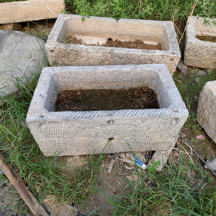 大量民间回收青石老石器出售做旧石头牛槽价格实惠