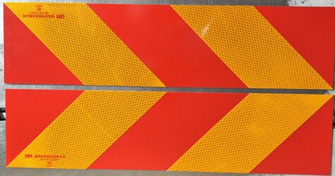 车辆尾部反光标志板车辆反光标志板反光标志板定做