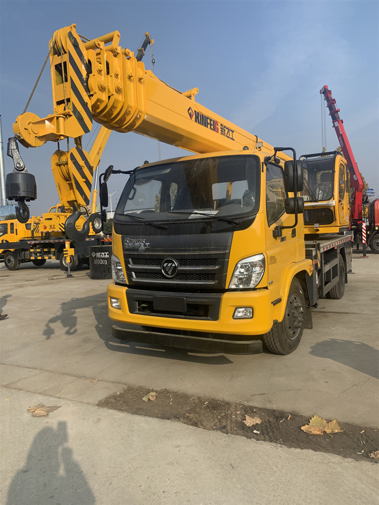 新飞工八吨福田吊车徐工八吨