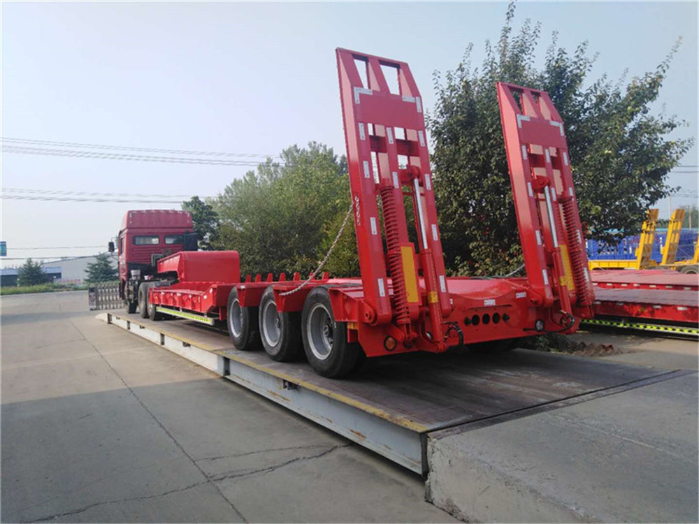 凹型三线六轴低平板半挂车日常价格报价多少