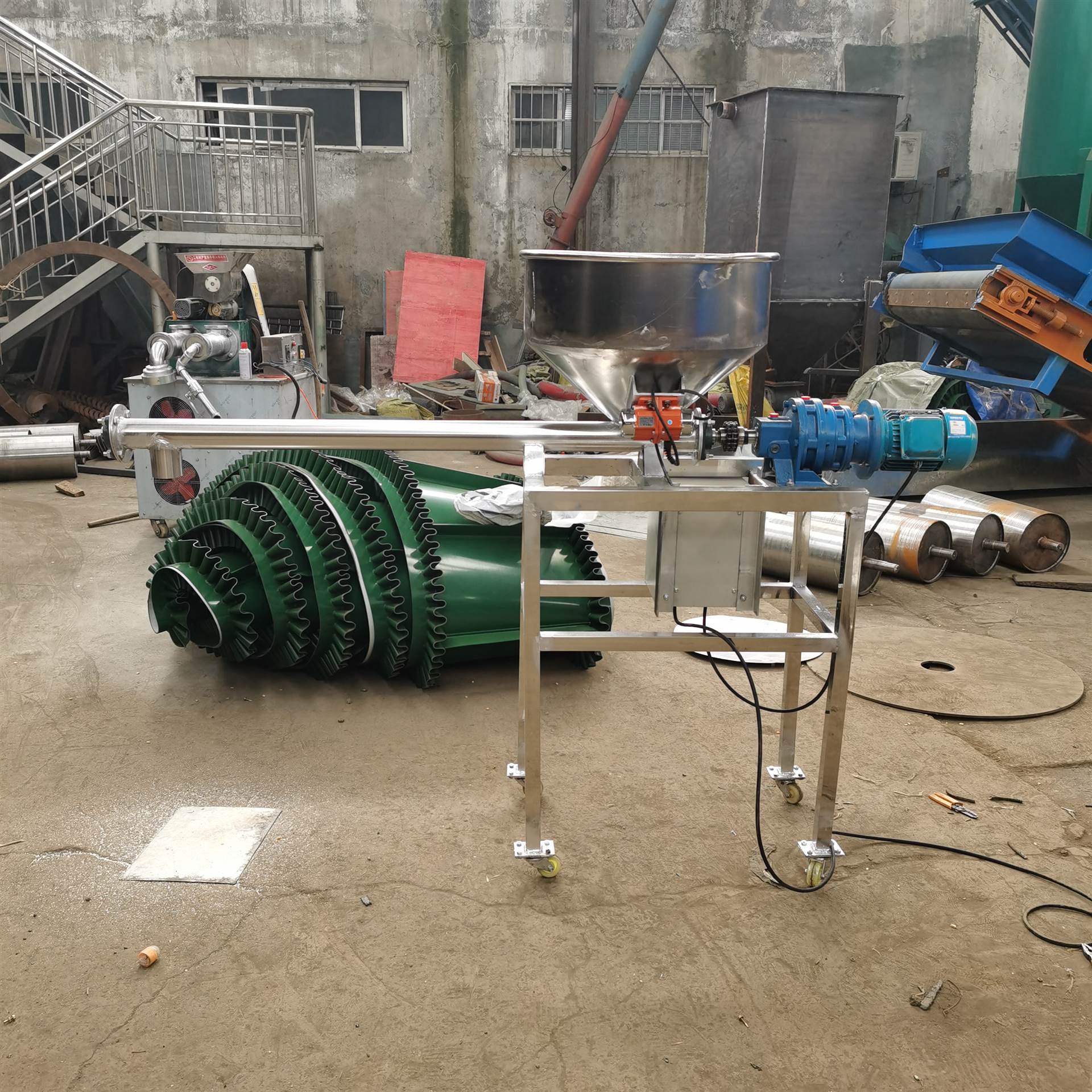 锥形料斗药剂螺旋喂料机活性炭粉料螺旋投加机zcjb热销