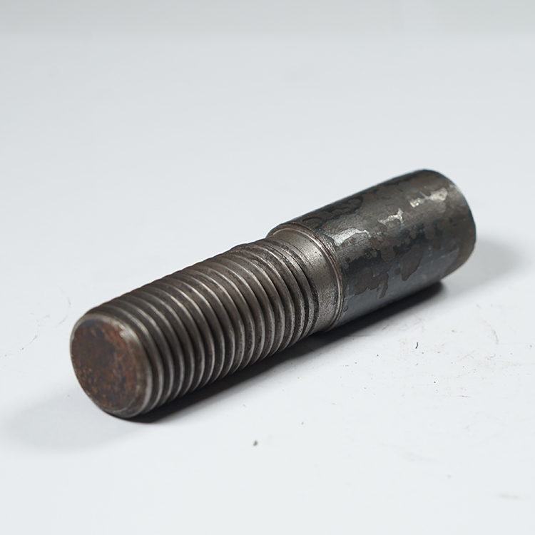 单头螺柱由头部和螺杆(带有外螺纹的圆柱体)两部分组成的一类紧固件