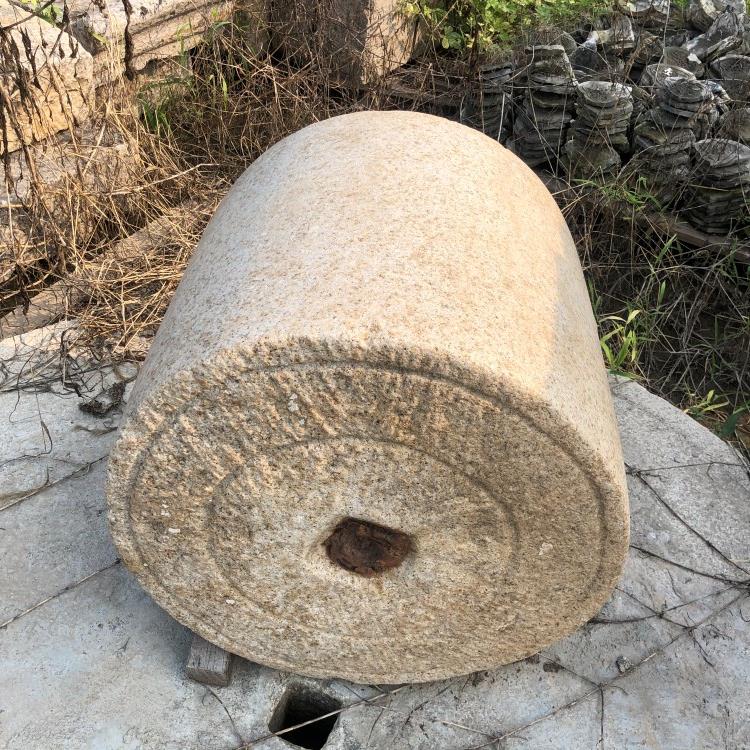 大量民间回收风化老石器青石老石磙批发天然旧石磙厂家供应