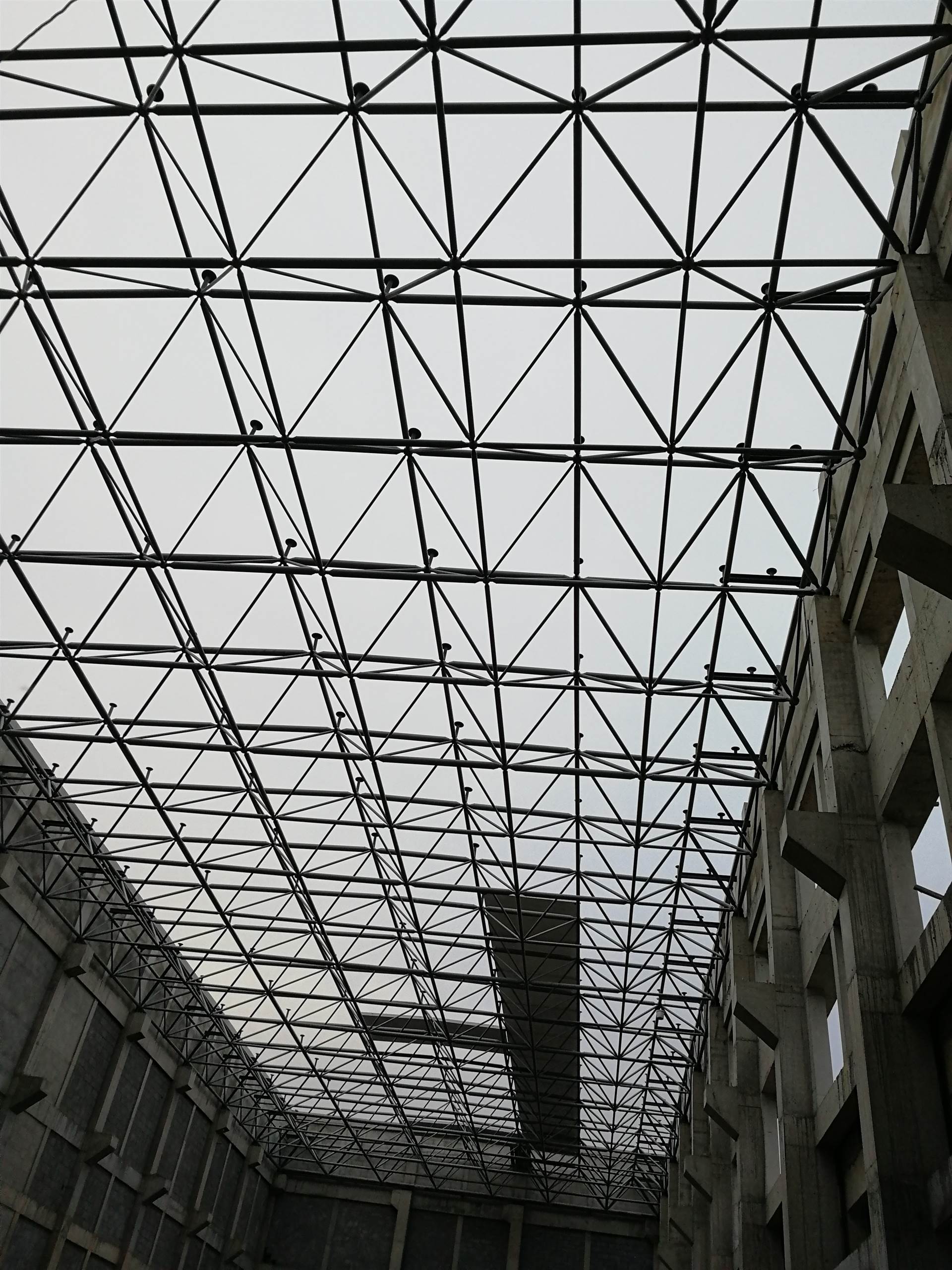 钢骨架轻型楼板