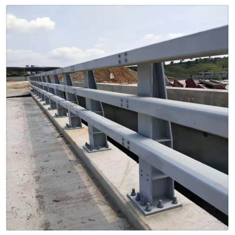 广西桥梁护栏板生产厂家桥梁临边护栏桥梁led灯光护栏