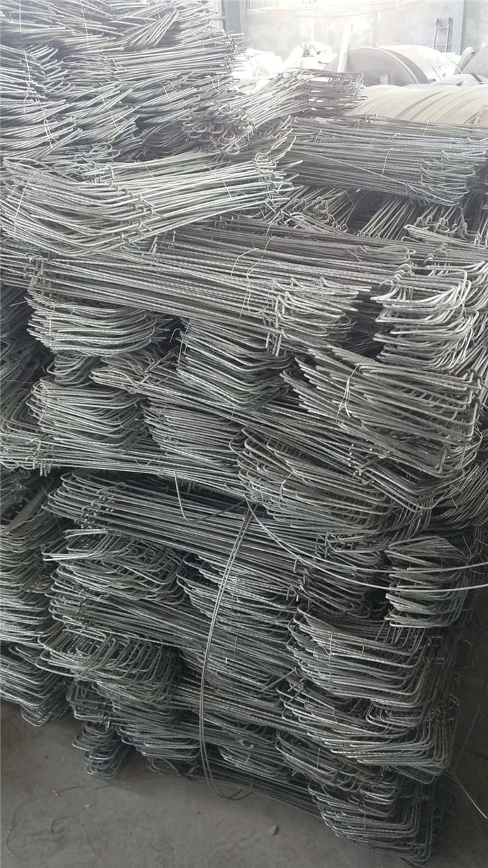 批发500高3个粗钢丝地锚大棚钢丝地锚地桩放一块砖地锚价格