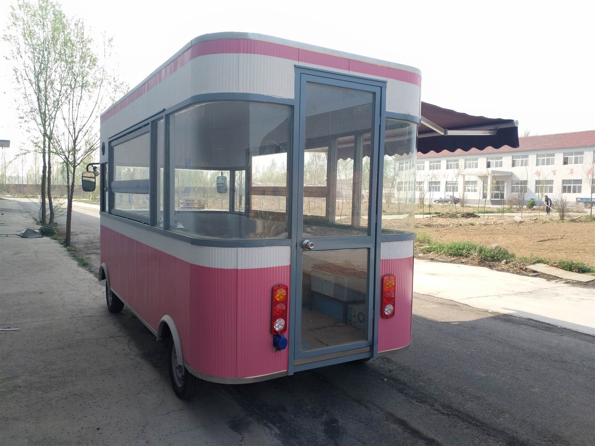 小吃车电动餐车流动餐车平板小货车-搜了网