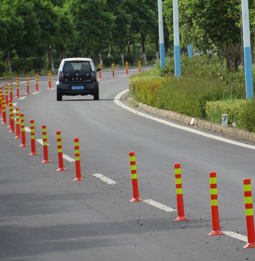 道路两侧反光警示柱弹性pvc警示柱路桩防撞柱现货薄料防撞柱