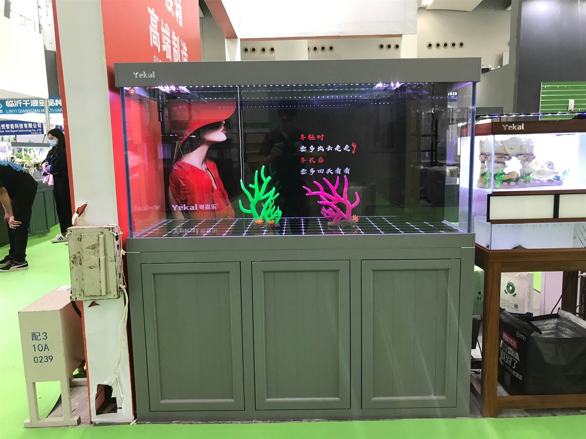 东莞鱼缸厂家龙鱼水族箱定做定制订做大中小型超白玻璃缸