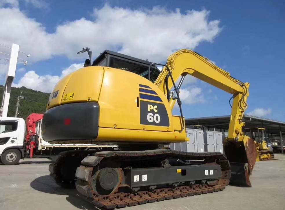 小松130-8二手挖掘机整车滴油不漏转让