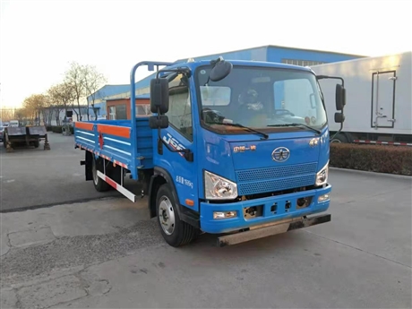 国六解放5米2危货车