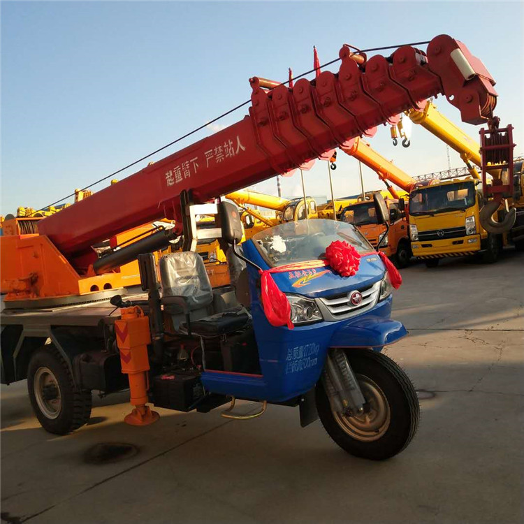 厂家直供3吨小型吊车工程建筑吊车三轮起重机