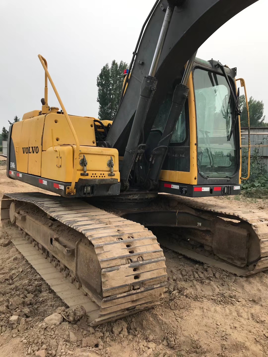 沃尔沃140b二手挖掘机纯土方机便宜急售