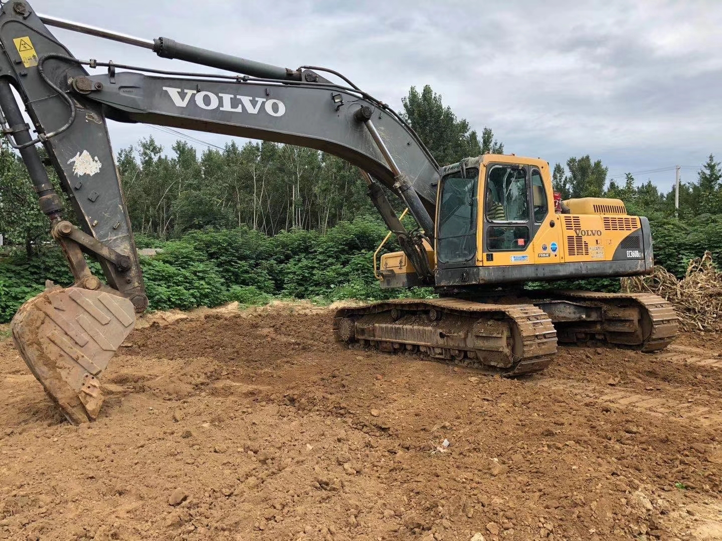 沃尔沃360b二手挖掘机缺钱急售