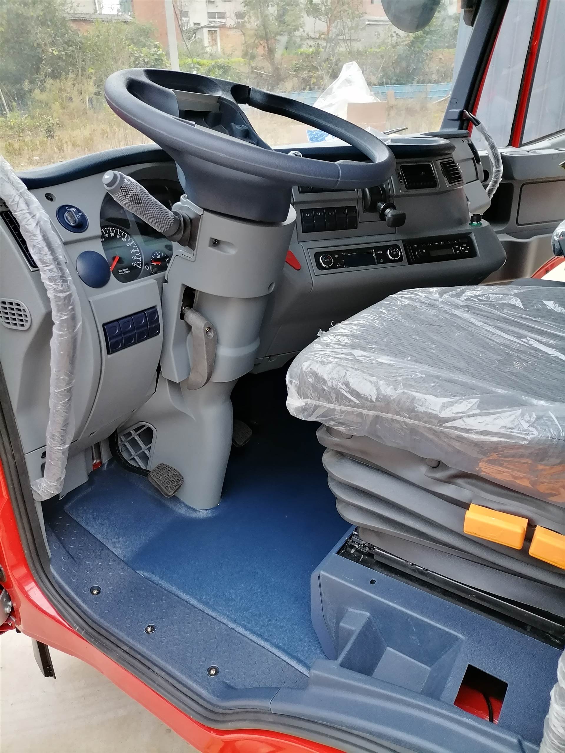 江苏省南京市红岩杰狮驾驶室450马力