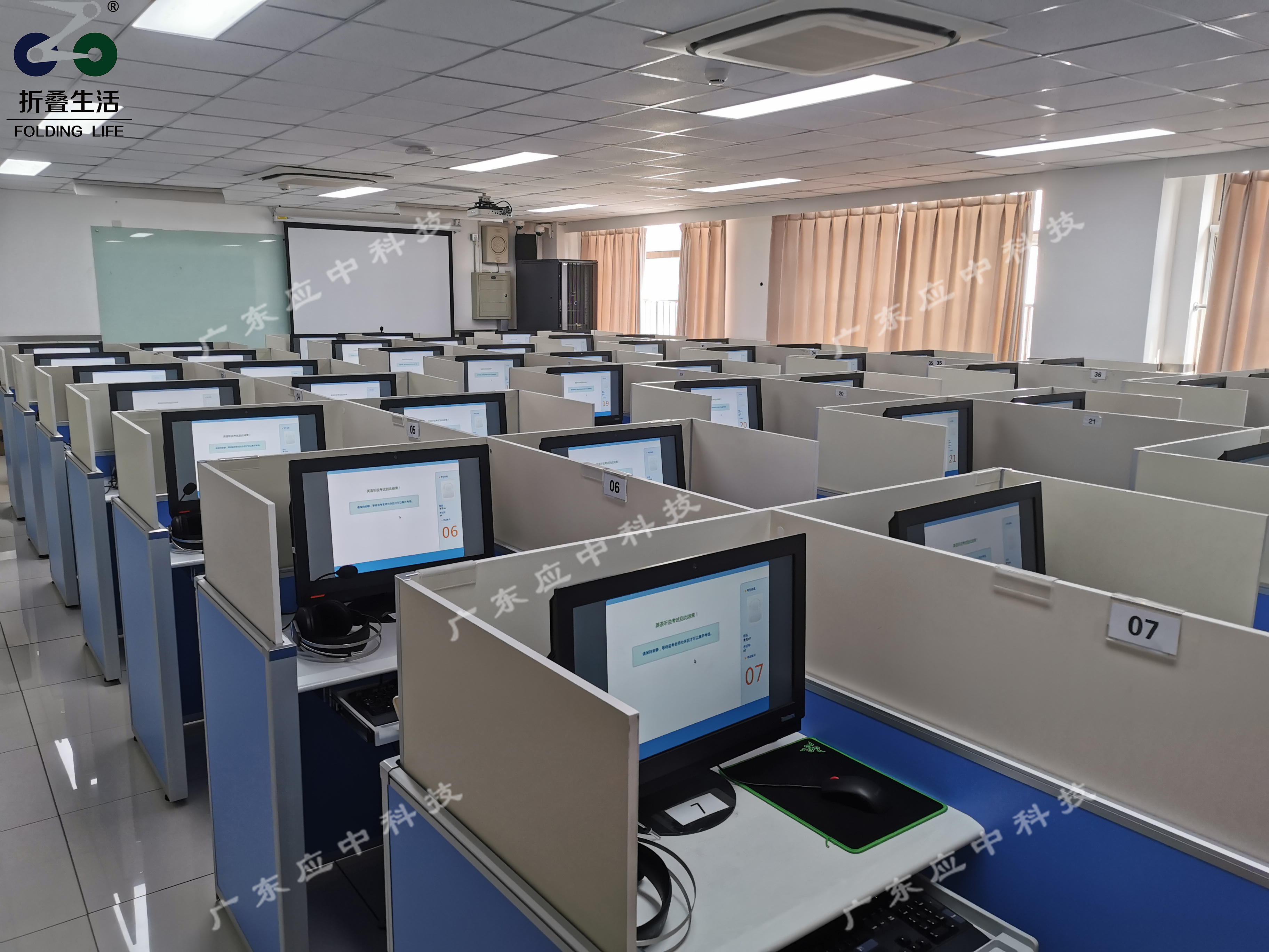 标准化机考听力教室升降桌学生多媒体培训考试升降屏风电脑桌