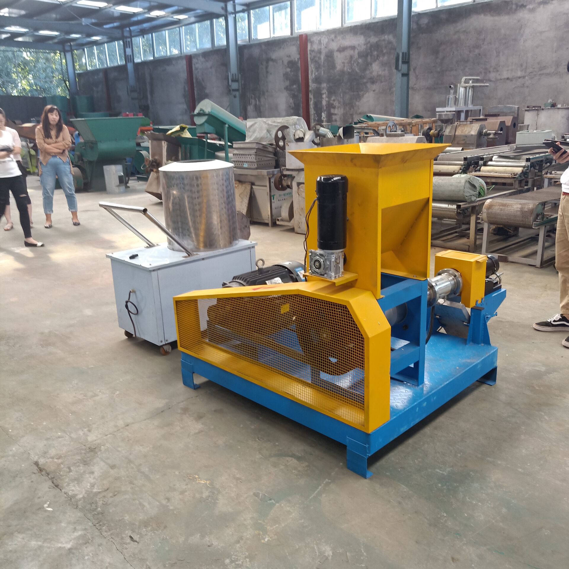 膨化鱼饲料颗粒机facai自熟式狗粮饲料膨化机