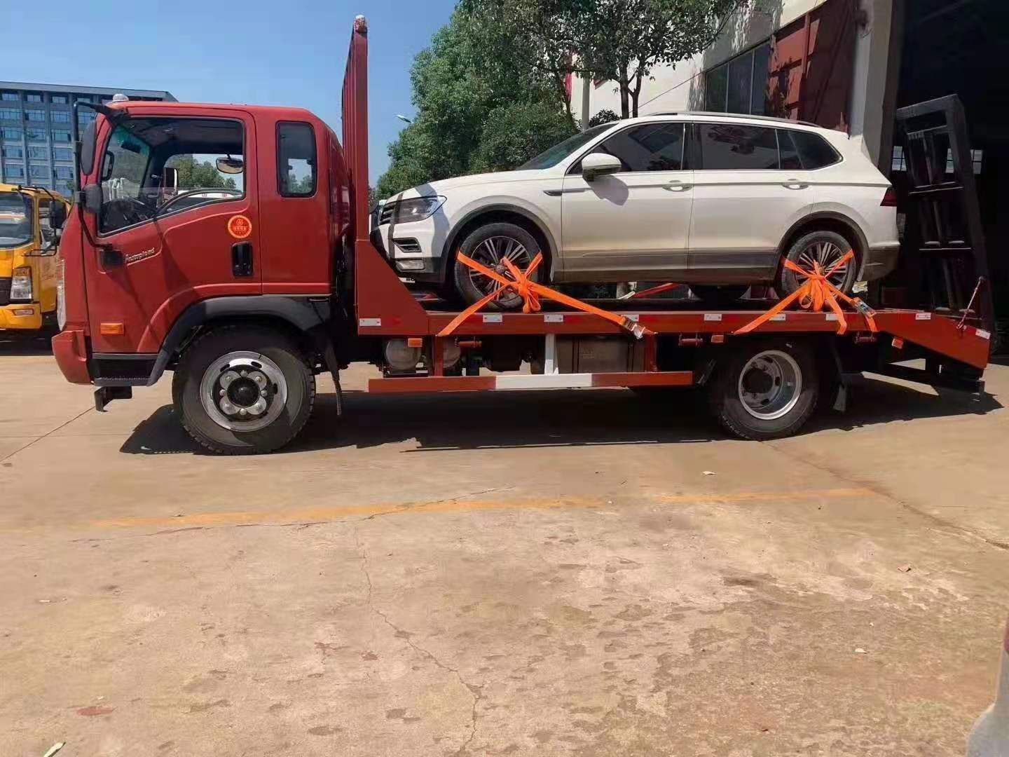 蓝牌平板车 单桥平板车 成都大运平板车 拉挖机的平板车