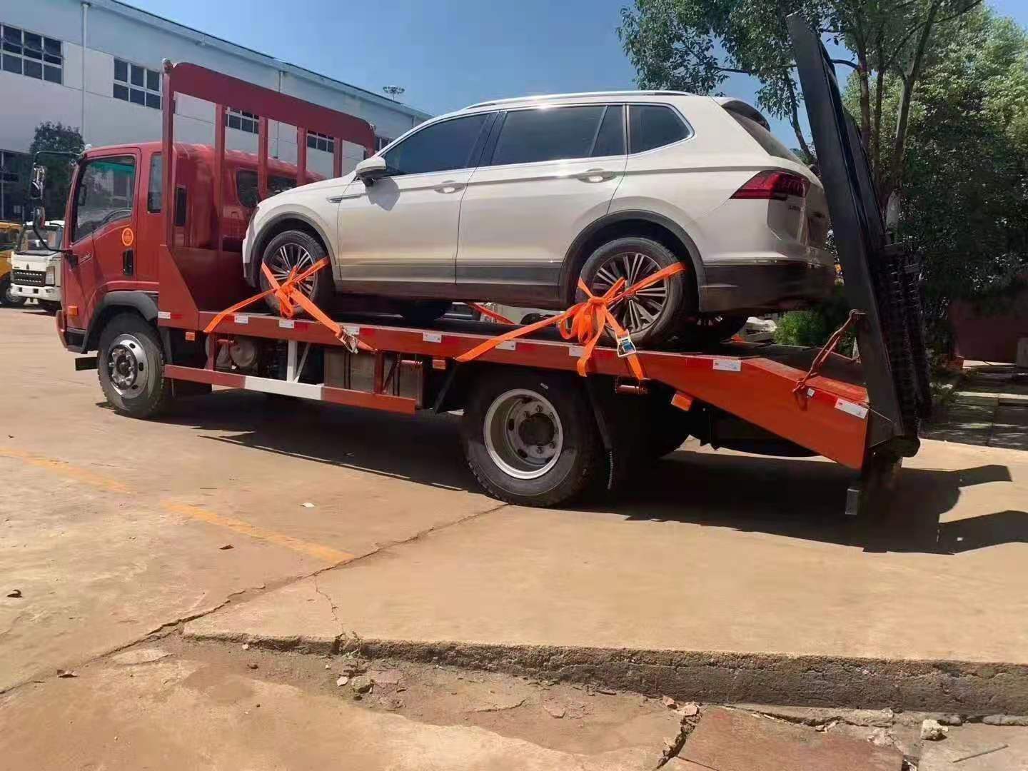 蓝牌平板车 单桥平板车 成都大运平板车 拉挖机的平板车