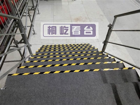 特斯拉推广活动看台