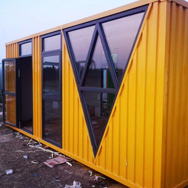 用钢筋混凝土,比较结实;然后立柱子,用横向梁将骨架连起来,上隔板