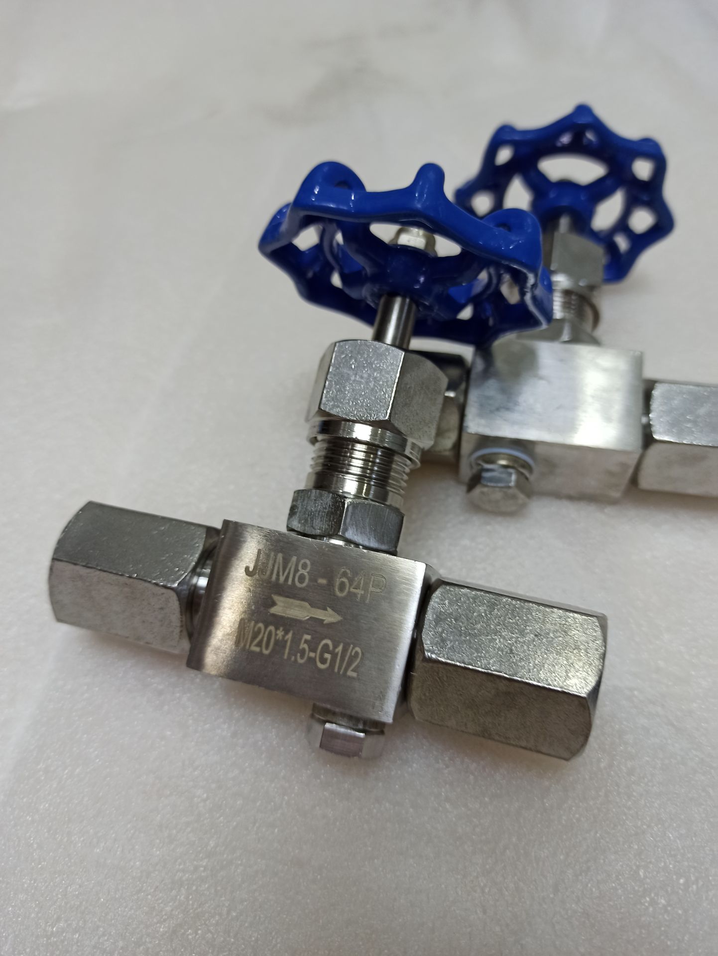 m2015内螺纹压力表针型阀jjm8160p手动截止阀带排气孔针型阀