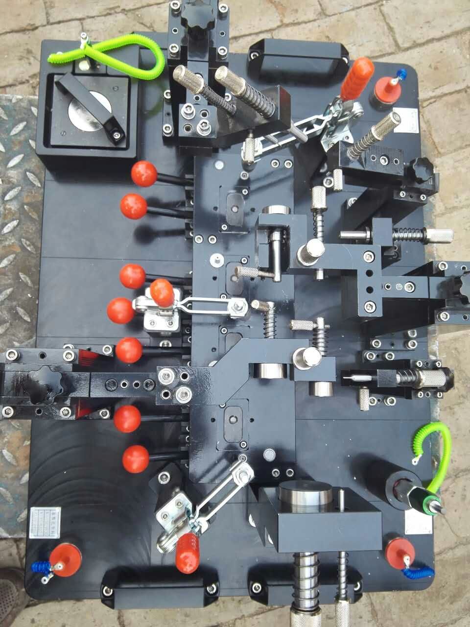 德恒数控汽车焊接夹具汽车自动化焊装夹具支持定制