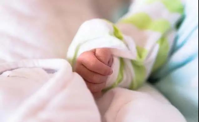 巢元方在《诸病源候论》中说"握固两手,如婴儿握,不令气出".