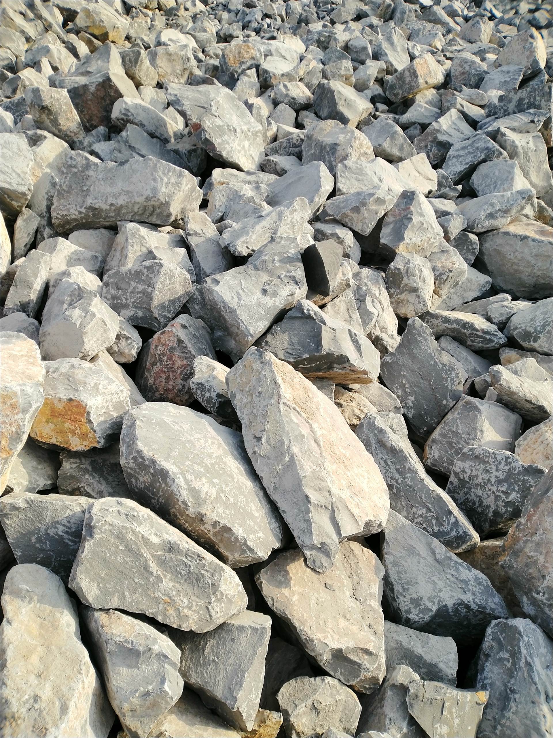 鹤壁浚县打青石石子用青石片石大量现货供货相对稳定