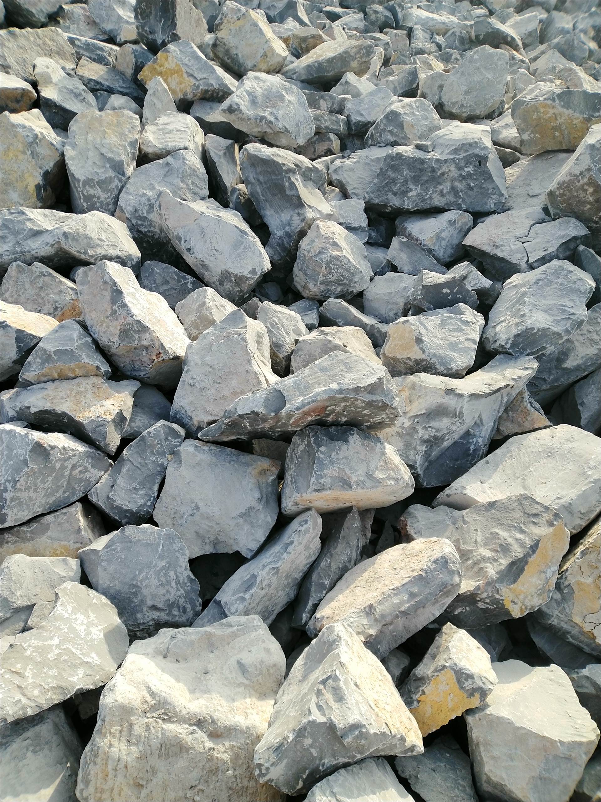 菏泽郓城打青石石子用青石片石 现货供应价格优惠