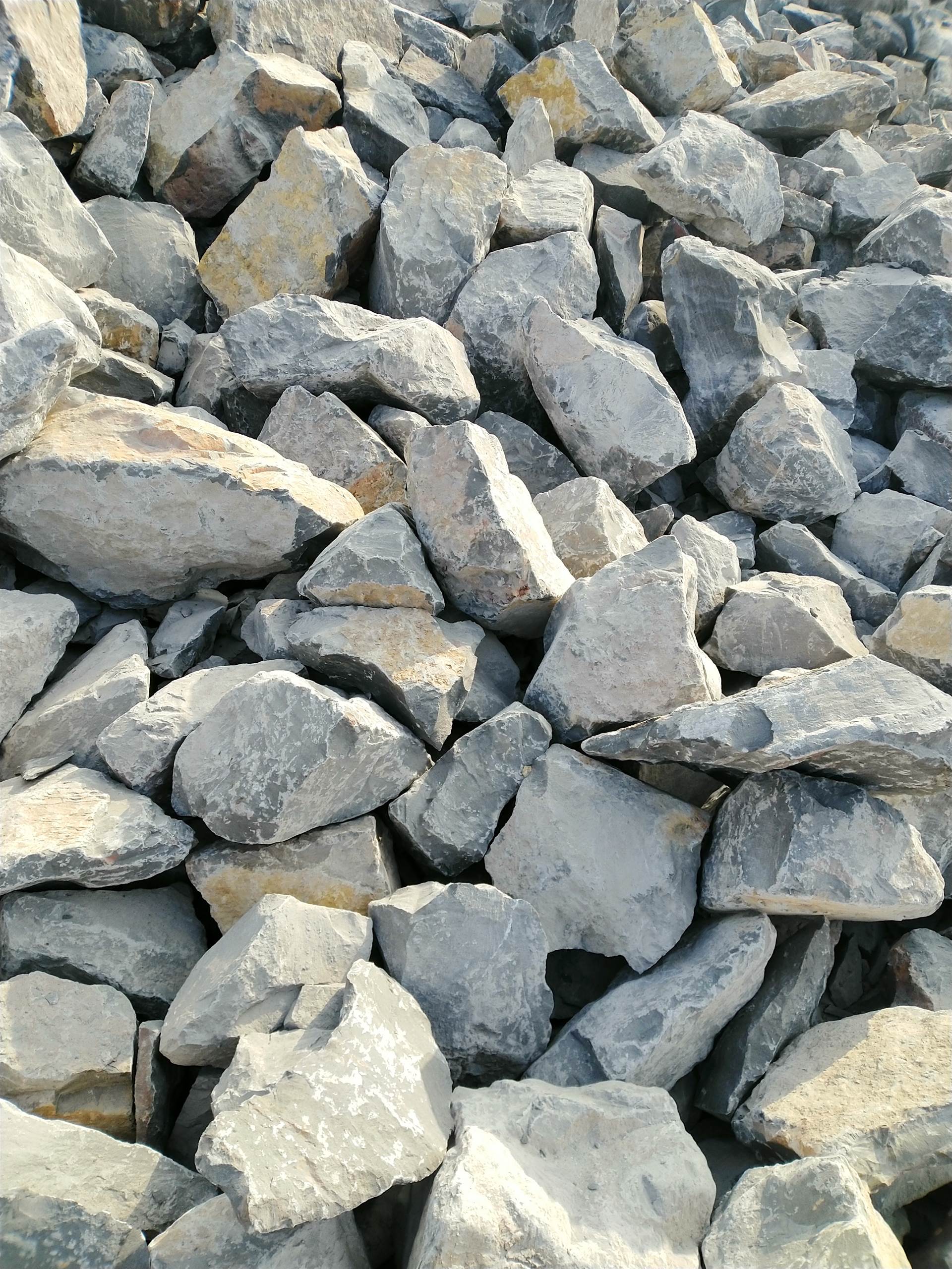 郑州新密打石子用青石片石现货供应价格优惠