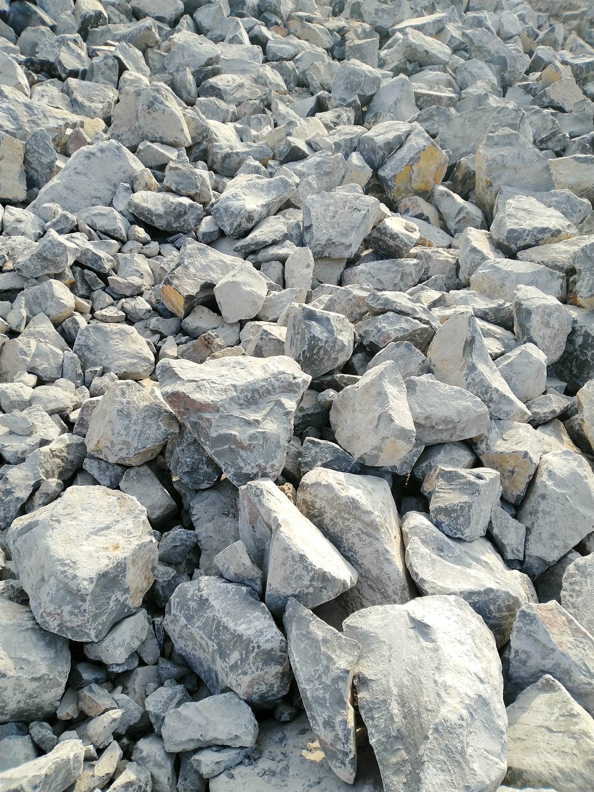 新乡卫辉打青石石子用青石片石大量现货供货相对稳定
