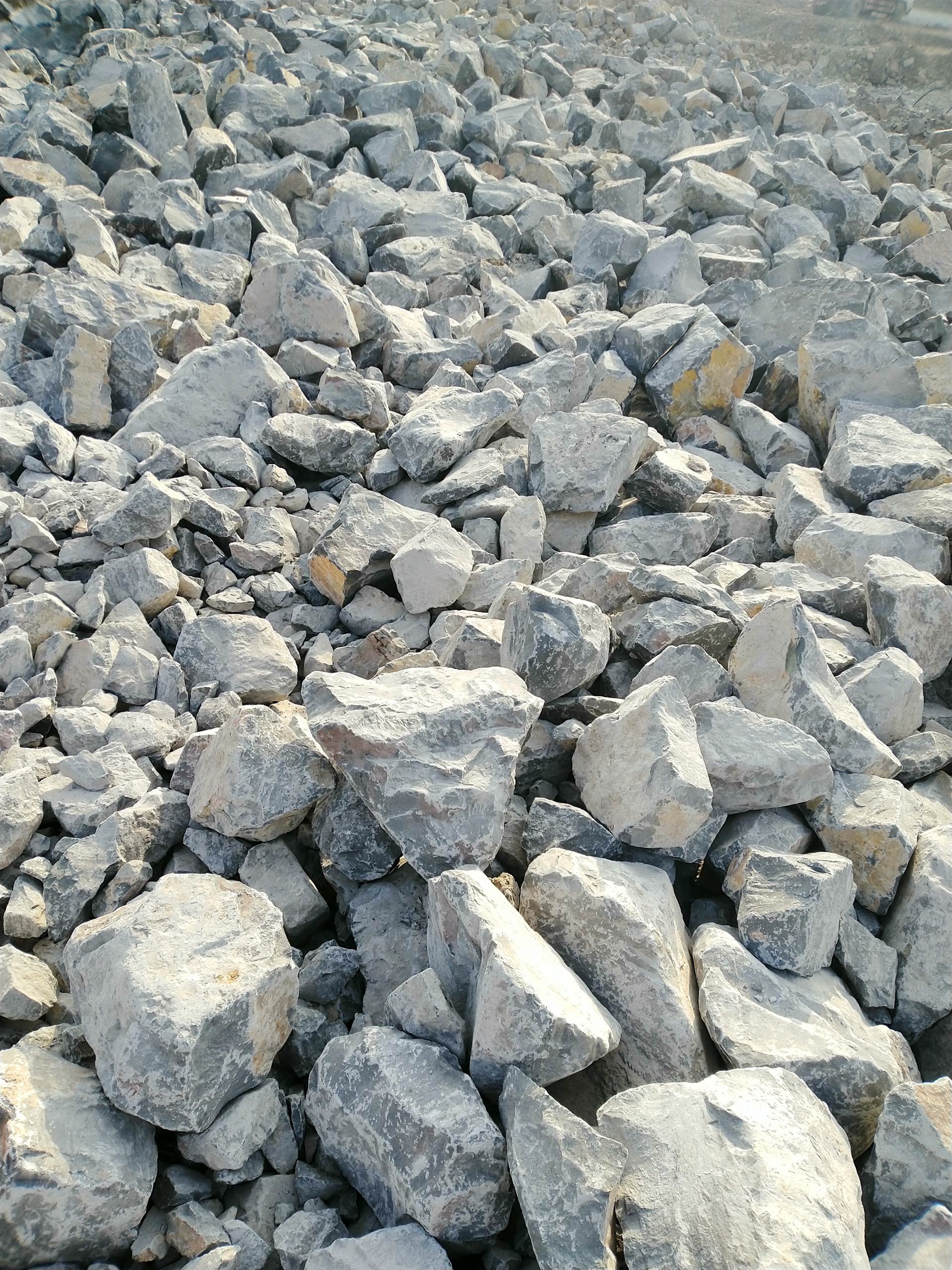 郑州中原打青石石子用青石块石   大量现货供货相对稳定