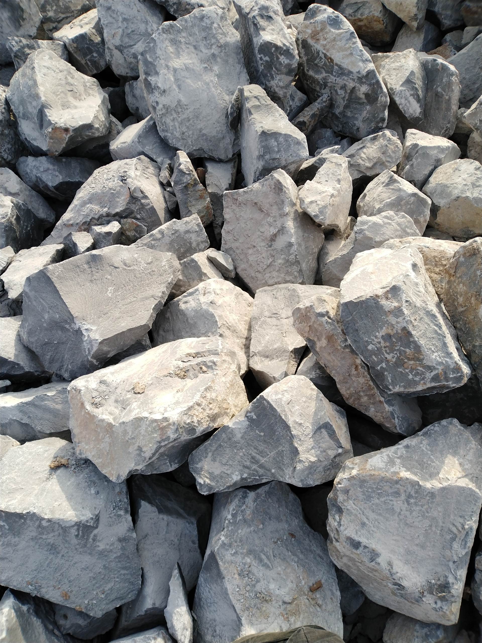 鹤壁浚县打青石石子用青石片石大量现货供货相对稳定