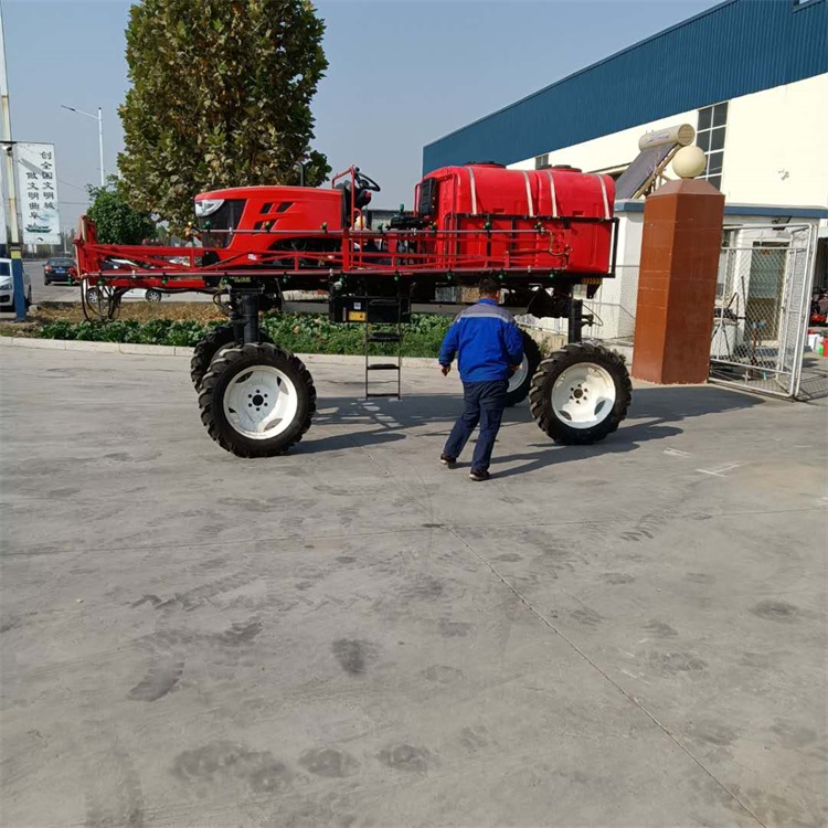 高架四轮喷药车性能特点