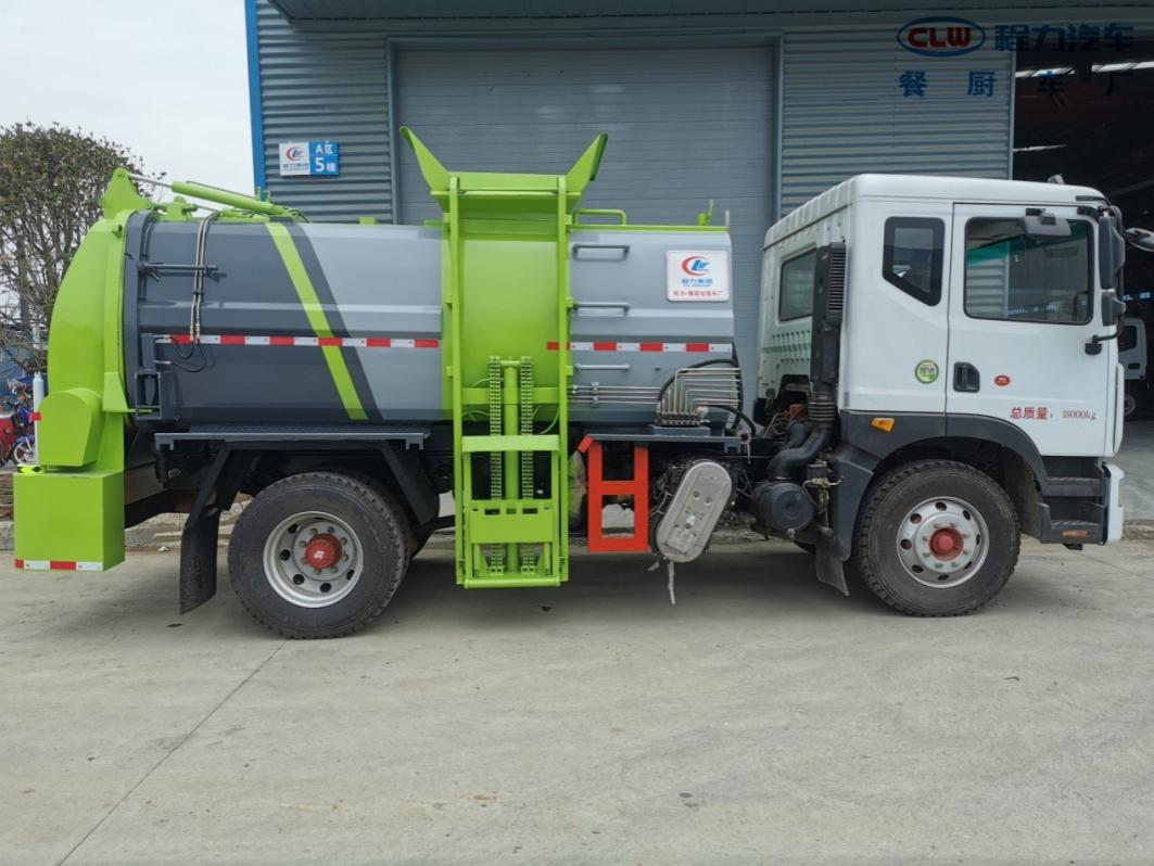 东风厨余垃圾车餐厨垃圾车厂家