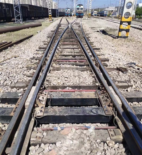 轨道交通用枕木 铁路轨道防腐枕木 橡胶枕木 嫣稳伟业