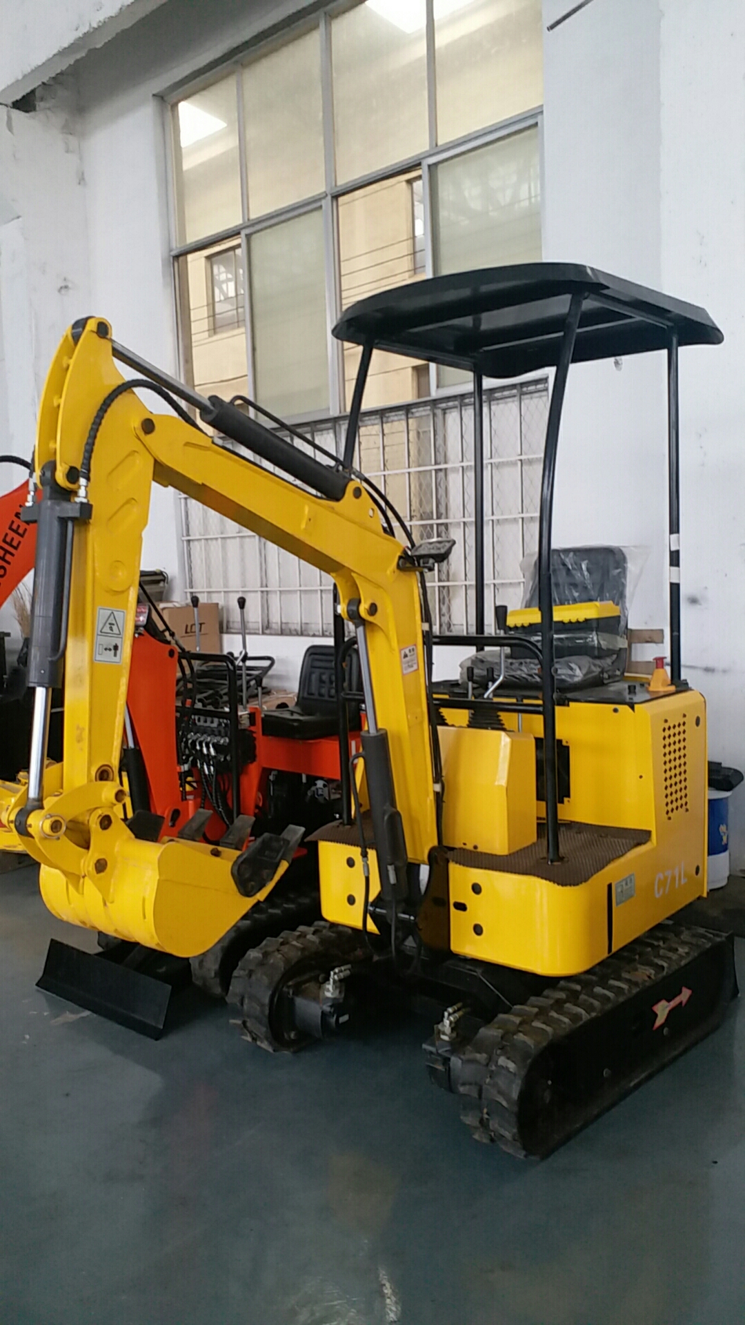 大棚挖沟10型小型挖掘机 大棚挖土机 农用挖沟机 果园挖土机