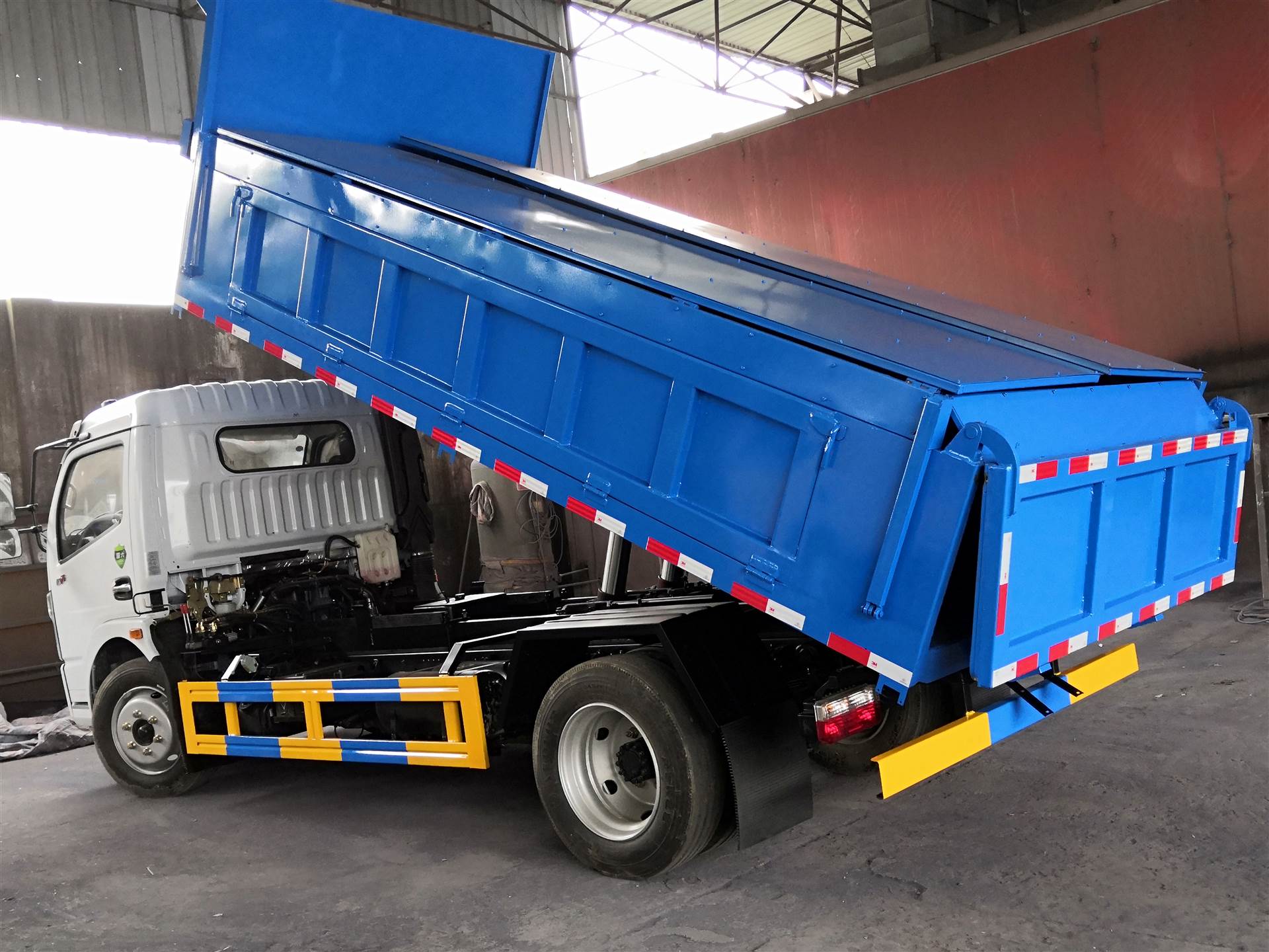 拉有机粪8方10方污泥畜禽粪便运输车