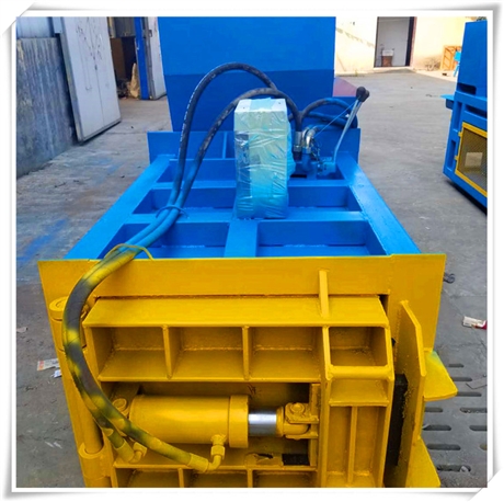 厂家直售 半自动废铁压块机 液压废纸打包机 塑料瓶压缩机