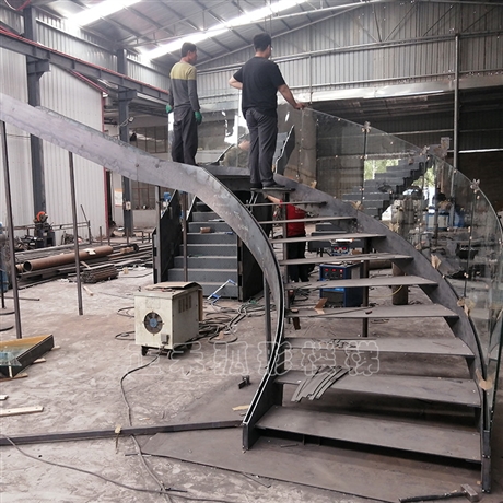 钢结构旋转楼梯沈阳弧形楼梯中柱楼梯卷弧楼梯