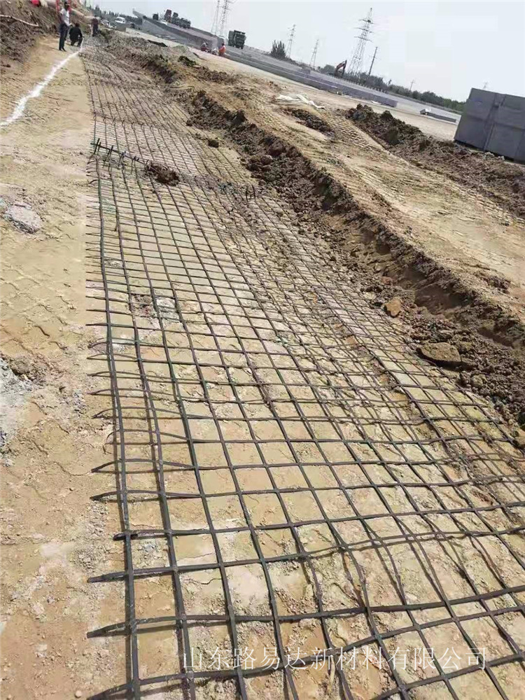 高速路基钢塑格栅路基加筋格栅免费样品