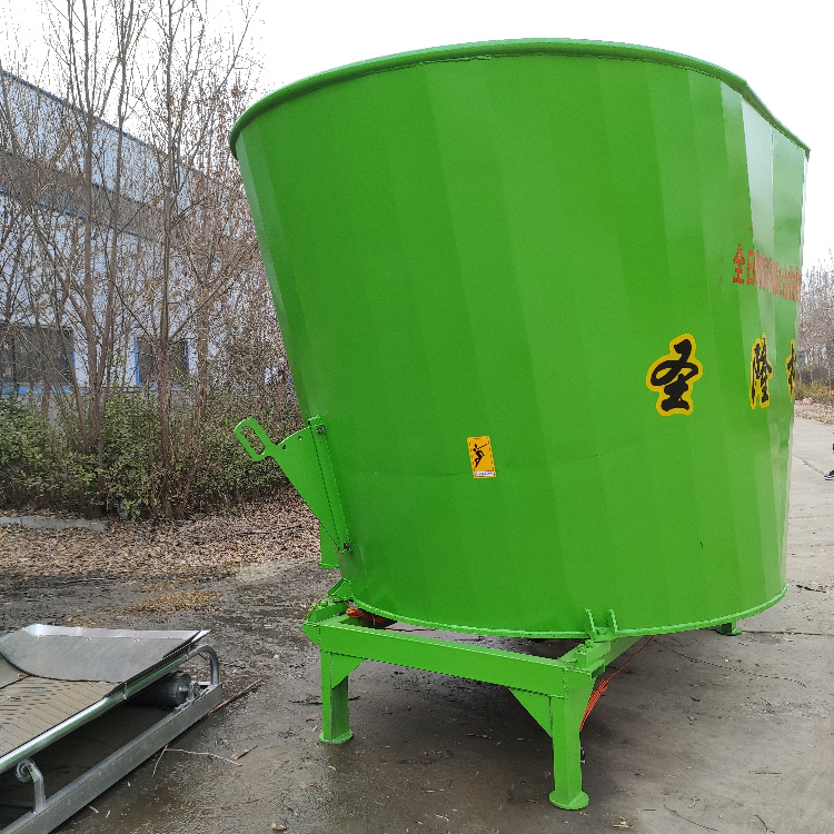 tmr饲料搅拌机 立式饲料搅拌机生产厂家