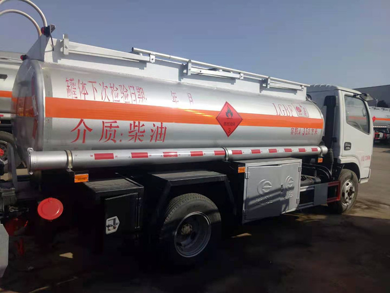 福州国六5吨油罐 东风5吨加油车 各吨位油罐车现车直销 包上户