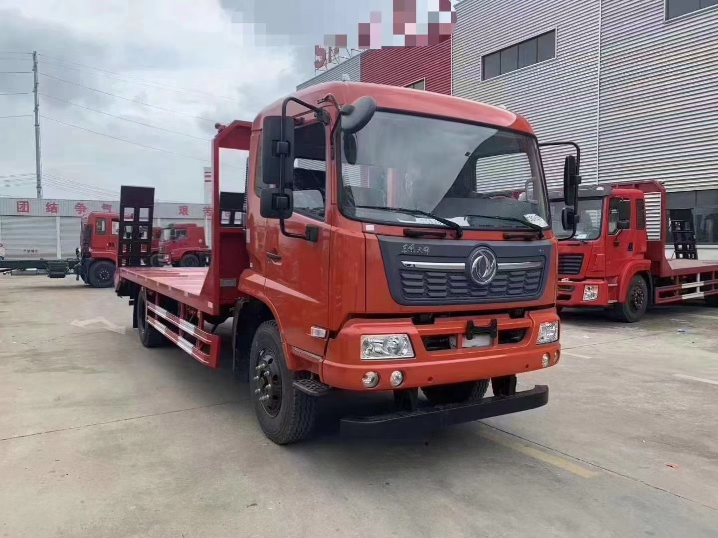 东风天锦平板运输车