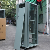 众辉厂42U网络机柜 2米高标准19英寸通信机柜 灰白色