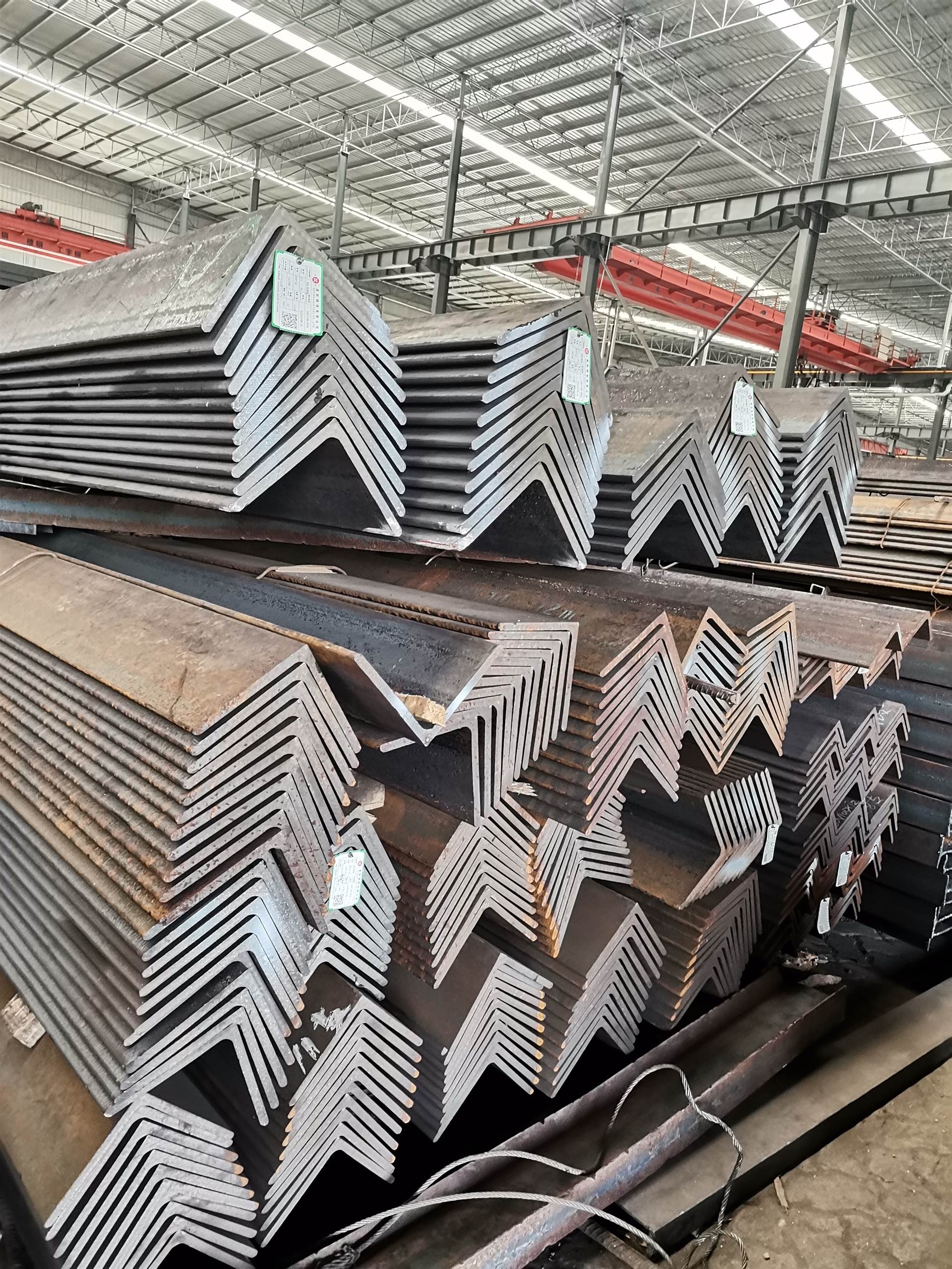 儋州角钢厂家 热轧角钢 等边角钢冲孔加工 量大从优 霆裕