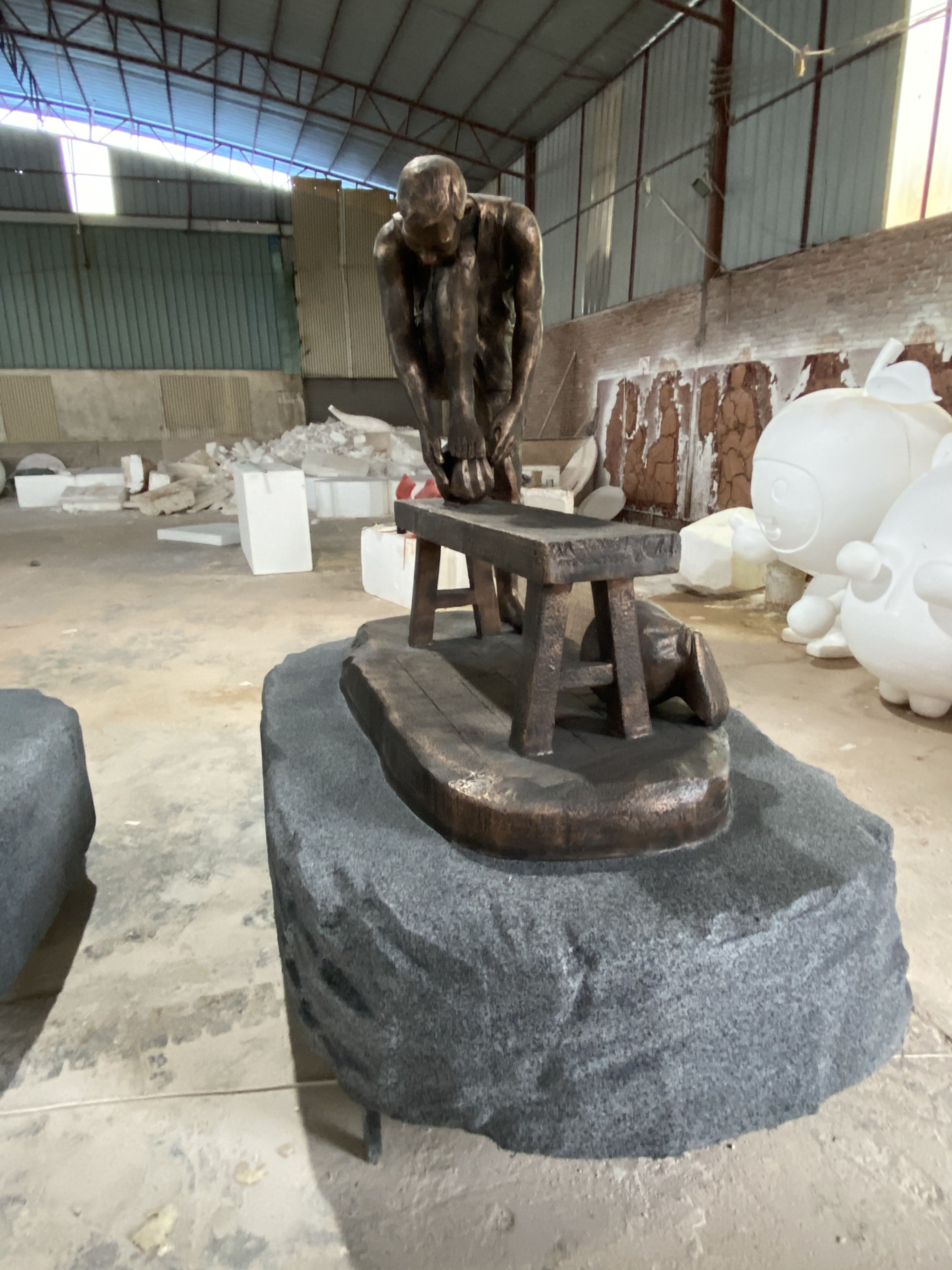 玻璃钢人物雕塑主题乡村人物雕塑摆件联尖玻璃钢雕塑厂家生产