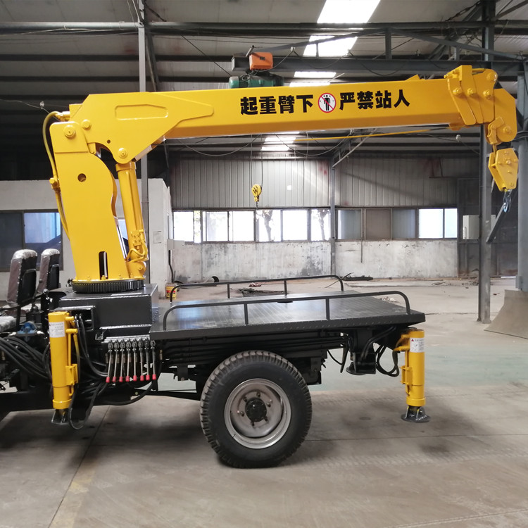 三轮车吊车 3吨吊车 三轮车改装吊车厂家 三轮车随车吊